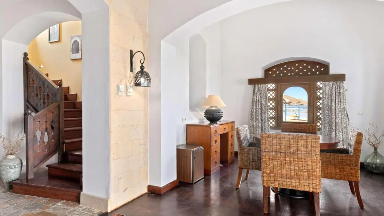 الفندق راديسون بلو - القصير